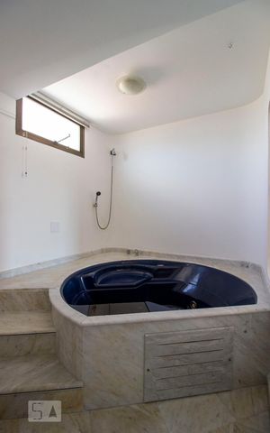 Apartamento à venda com 280m², 3 quartos e 3 vagasBanheiro da Suíte