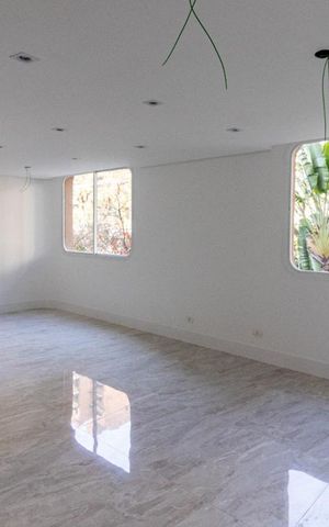 Apartamento à venda com 210m², 3 quartos e 4 vagas Apartamento à venda com 210m², 3 quartos e 4 vagasSala