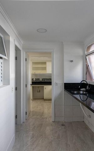 Apartamento à venda com 210m², 3 quartos e 4 vagas Apartamento à venda com 210m², 3 quartos e 4 vagasÁrea de Serviço