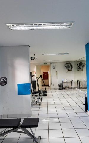 Apartamento à venda com 210m², 3 quartos e 4 vagas Apartamento à venda com 210m², 3 quartos e 4 vagasÁrea comum do prédio