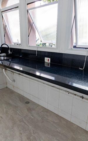 Apartamento à venda com 210m², 3 quartos e 4 vagas Apartamento à venda com 210m², 3 quartos e 4 vagasÁrea de Serviço