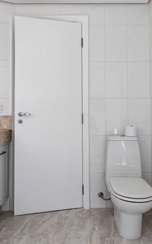 Apartamento à venda com 210m², 3 quartos e 4 vagas Apartamento à venda com 210m², 3 quartos e 4 vagasBanheiro da Suíte