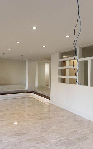 Apartamento à venda com 210m², 3 quartos e 4 vagas Apartamento à venda com 210m², 3 quartos e 4 vagasSala