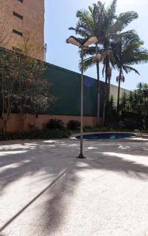 Apartamento à venda com 210m², 3 quartos e 4 vagas Apartamento à venda com 210m², 3 quartos e 4 vagasÁrea comum do prédio