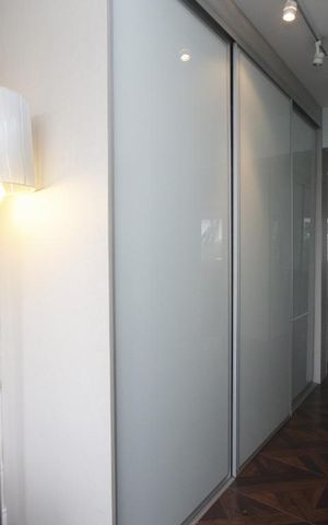 Casa de condomínio à venda com 443m², 4 quartos e 4 vagasCLOSET