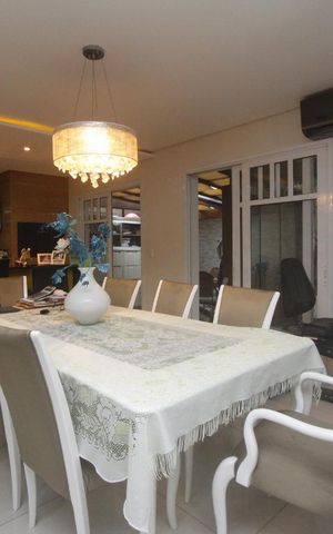 Casa de condomínio à venda com 443m², 4 quartos e 4 vagasSALA