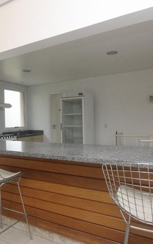 Casa de condomínio à venda com 443m², 4 quartos e 4 vagasÁrea comum - Salão de festas