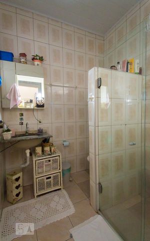 Casa à venda com 98m², 2 quartos e sem vagaBanheiro 