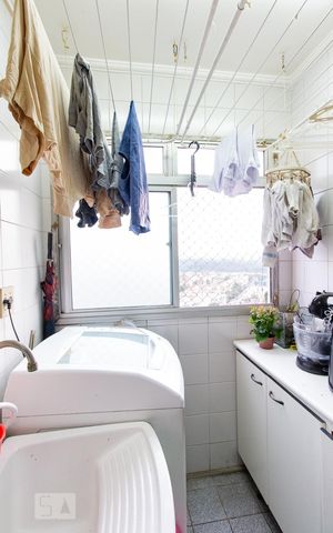 Apartamento à venda com 62m², 3 quartos e 1 vaga Apartamento à venda com 62m², 3 quartos e 1 vagaLavanderia