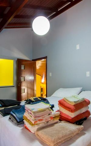 Casa à venda com 348m², 4 quartos e 4 vagas Casa à venda com 348m², 4 quartos e 4 vagasQuarto 2 - Suíte
