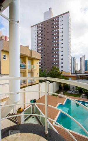 Casa à venda com 348m², 4 quartos e 4 vagas Casa à venda com 348m², 4 quartos e 4 vagasVaranda do Quarto 3