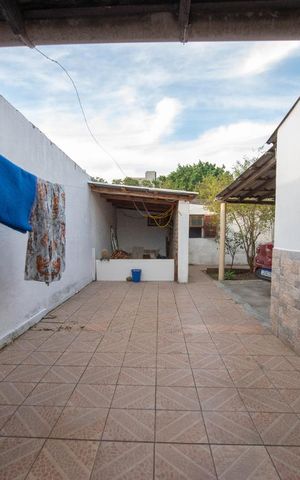 Casa à venda com 160m², 4 quartos e 3 vagas Casa à venda com 160m², 4 quartos e 3 vagasGaragem