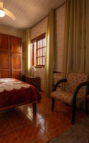 Casa à venda com 160m², 4 quartos e 3 vagas Casa à venda com 160m², 4 quartos e 3 vagasSuíte