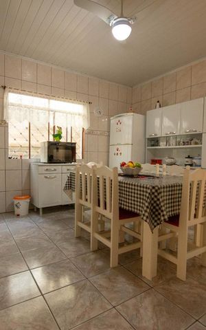 Casa à venda com 160m², 4 quartos e 3 vagas Casa à venda com 160m², 4 quartos e 3 vagasCozinha 1