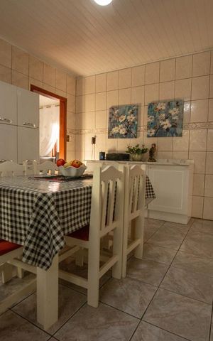 Casa à venda com 160m², 4 quartos e 3 vagas Casa à venda com 160m², 4 quartos e 3 vagasCozinha 1