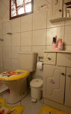 Casa à venda com 160m², 4 quartos e 3 vagas Casa à venda com 160m², 4 quartos e 3 vagasBanheiro da Suíte