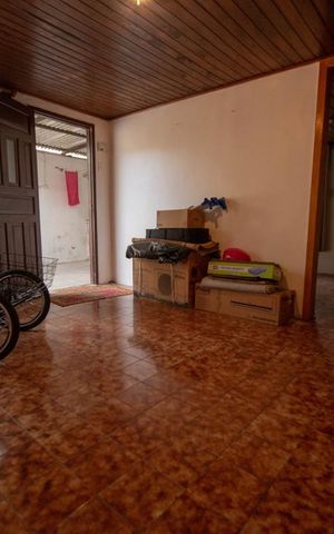 Casa à venda com 160m², 4 quartos e 3 vagas Casa à venda com 160m², 4 quartos e 3 vagasSala 3
