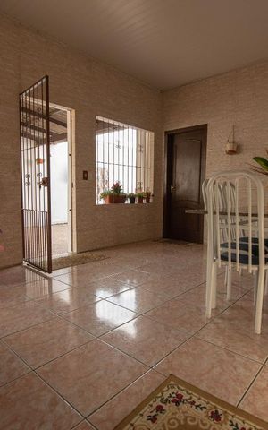 Casa à venda com 160m², 4 quartos e 3 vagas Casa à venda com 160m², 4 quartos e 3 vagasVaranda com Churrasqueira