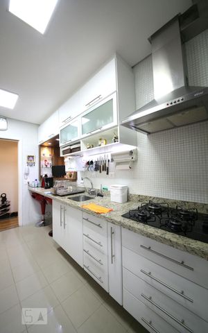 Apartamento à venda com 72m², 2 quartos e 1 vagaCozinha 