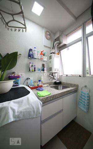Apartamento à venda com 72m², 2 quartos e 1 vagaÁarea de Serviço