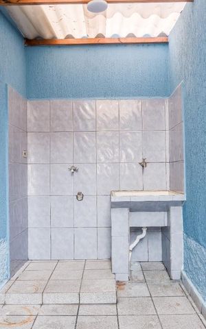 Casa à venda com 72m², 2 quartos e 2 vagas Casa à venda com 72m², 2 quartos e 2 vagasÁrea de Serviço