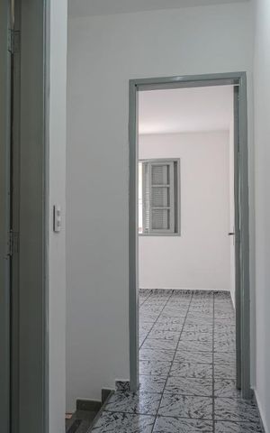 Casa à venda com 72m², 2 quartos e 2 vagas Casa à venda com 72m², 2 quartos e 2 vagasCorredor