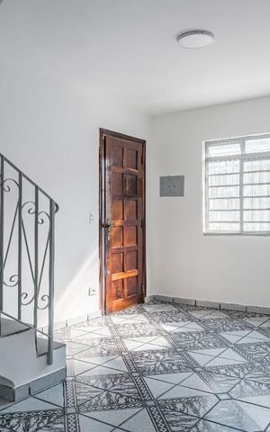 Casa à venda com 72m², 2 quartos e 2 vagas Casa à venda com 72m², 2 quartos e 2 vagasSala
