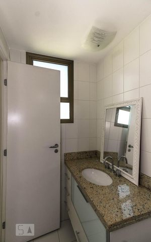 Apartamento à venda com 365m², 4 quartos e 3 vagas Apartamento à venda com 365m², 4 quartos e 3 vagasBanheiro suite 2