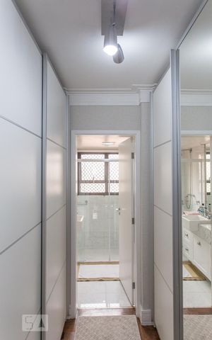 Apartamento à venda com 200m², 4 quartos e 3 vagasQuarto Suite 2 - Corredor