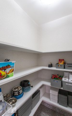 Apartamento à venda com 200m², 4 quartos e 3 vagasDespensa