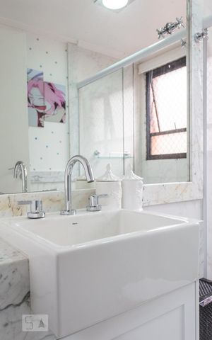 Apartamento à venda com 200m², 4 quartos e 3 vagasBanheiro da Suíte 1