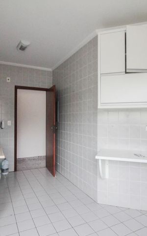 Apartamento à venda com 65m², 2 quartos e 2 vagasCozinha