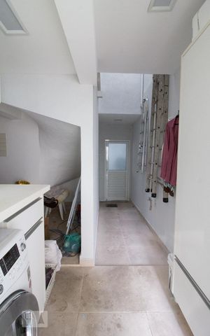 Casa à venda com 400m², 4 quartos e 3 vagasArea de serviço