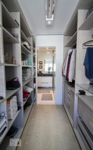 Casa à venda com 400m², 4 quartos e 3 vagascloset Quarto 1