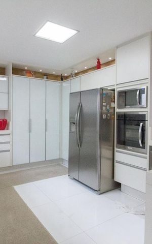 Casa à venda com 400m², 4 quartos e 3 vagasCozinha