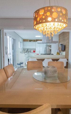 Casa à venda com 400m², 4 quartos e 3 vagasSala jantar