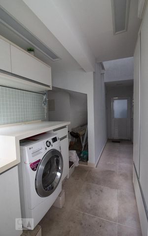 Casa à venda com 400m², 4 quartos e 3 vagasArea de serviço