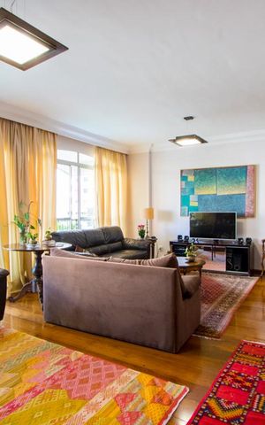 Apartamento à venda com 180m², 4 quartos e 3 vagas Apartamento à venda com 180m², 4 quartos e 3 vagasSala