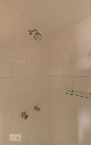 Apartamento à venda com 65m², 2 quartos e 1 vagaBanheiro Social