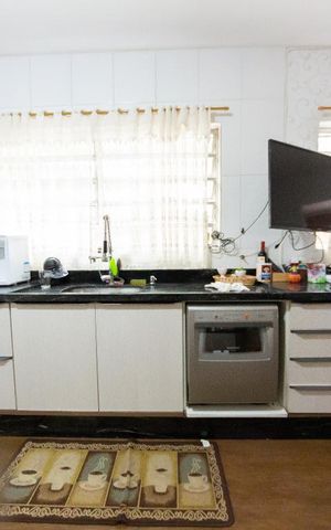 Casa à venda com 320m², 3 quartos e 1 vaga Casa à venda com 320m², 3 quartos e 1 vagaCozinha