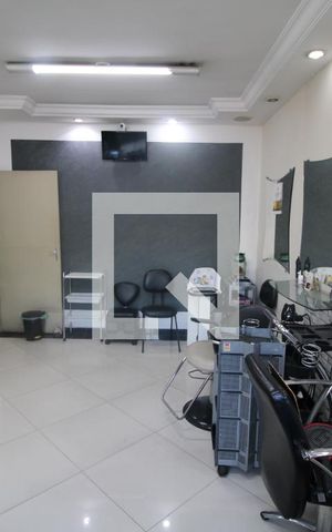 Casa à venda com 240m², 3 quartos e 3 vagasSala