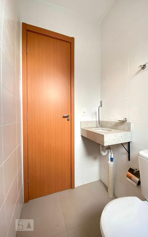 Apartamento à venda com 42m², 2 quartos e 1 vaga Apartamento à venda com 42m², 2 quartos e 1 vagaBanheiro