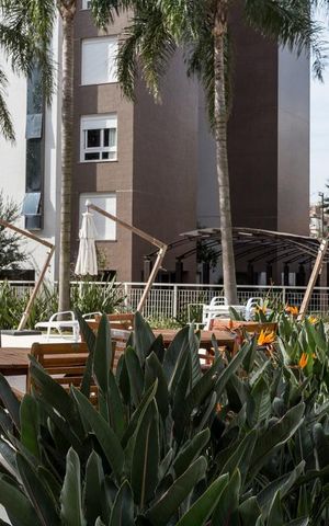 Apartamento à venda com 159m², 4 quartos e 3 vagas Apartamento à venda com 159m², 4 quartos e 3 vagasPiscina