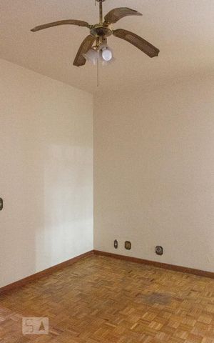 Apartamento à venda com 126m², 3 quartos e sem vaga Apartamento à venda com 126m², 3 quartos e sem vagaSala