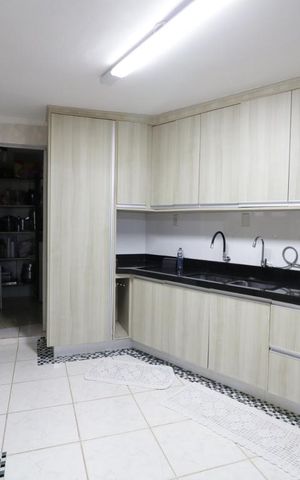 Casa à venda com 375m², 7 quartos e 3 vagasCozinha