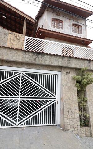Casa à venda com 375m², 7 quartos e 3 vagasFachada