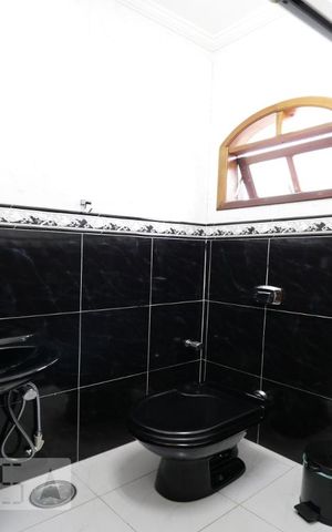 Casa à venda com 375m², 7 quartos e 3 vagasBanheiro 2