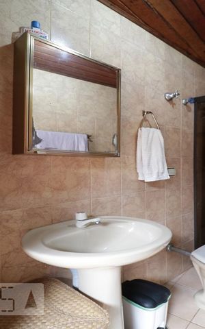 Casa à venda com 375m², 7 quartos e 3 vagasBanheiro 1