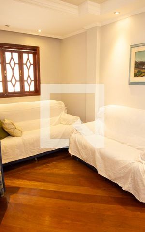 Casa à venda com 300m², 4 quartos e 3 vagasSala de TV