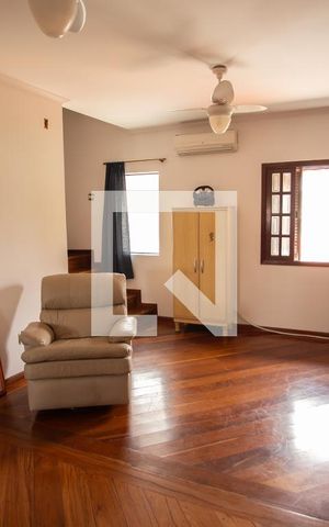 Casa à venda com 300m², 4 quartos e 3 vagasSala de Estar